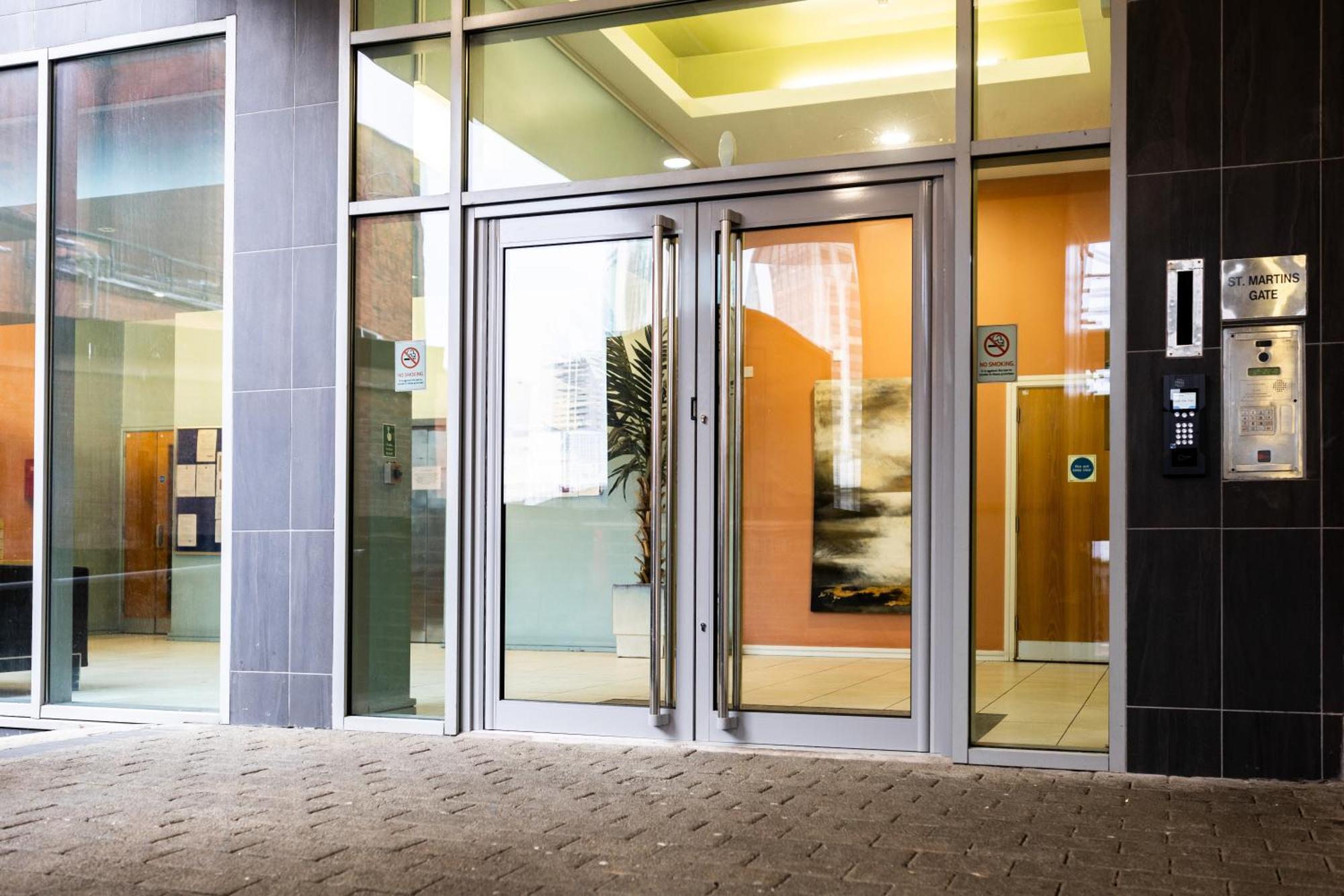 Bullring Lux Suite, New Street Free Netflix - Free Secure Parking- Sleeps 6 Birmingham Exterior foto